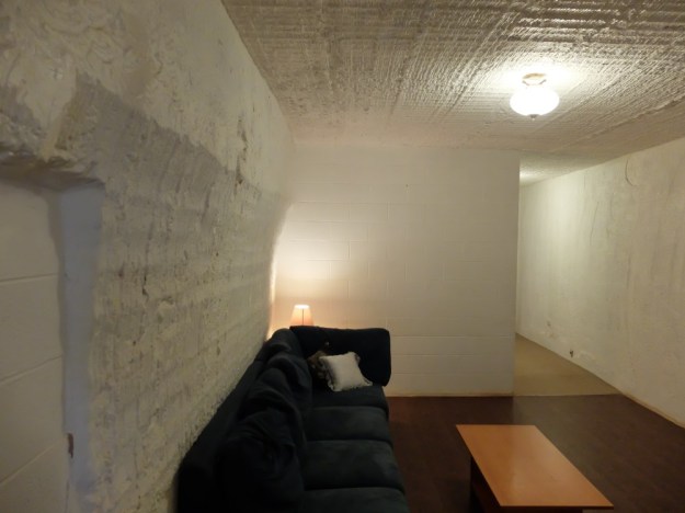 Inside the dugout, the living "cylinder"