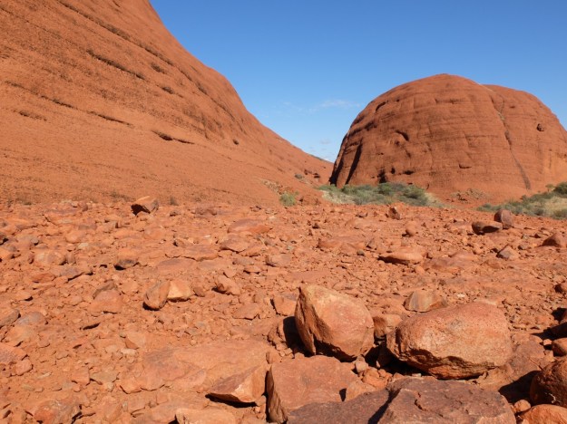 Kata Tjunta - Wind of the Valley walk